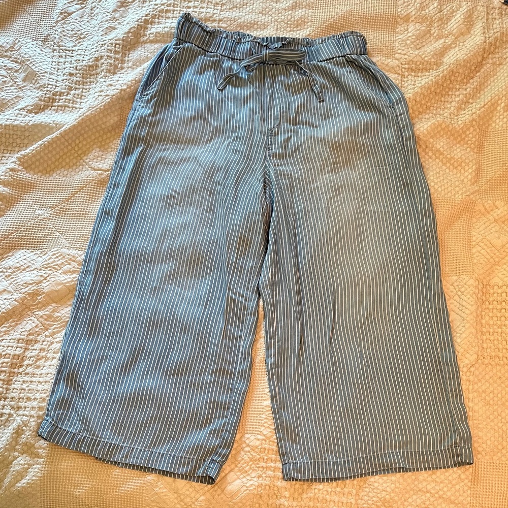 Zac & Rachel Wide leg crop pant~ Med. Elastic waist